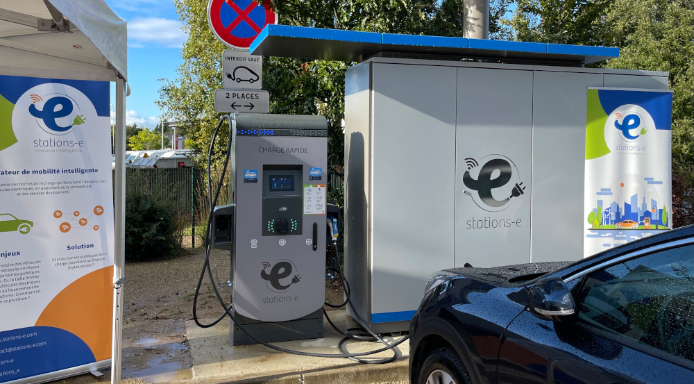 Borne Stations-e avec recharge