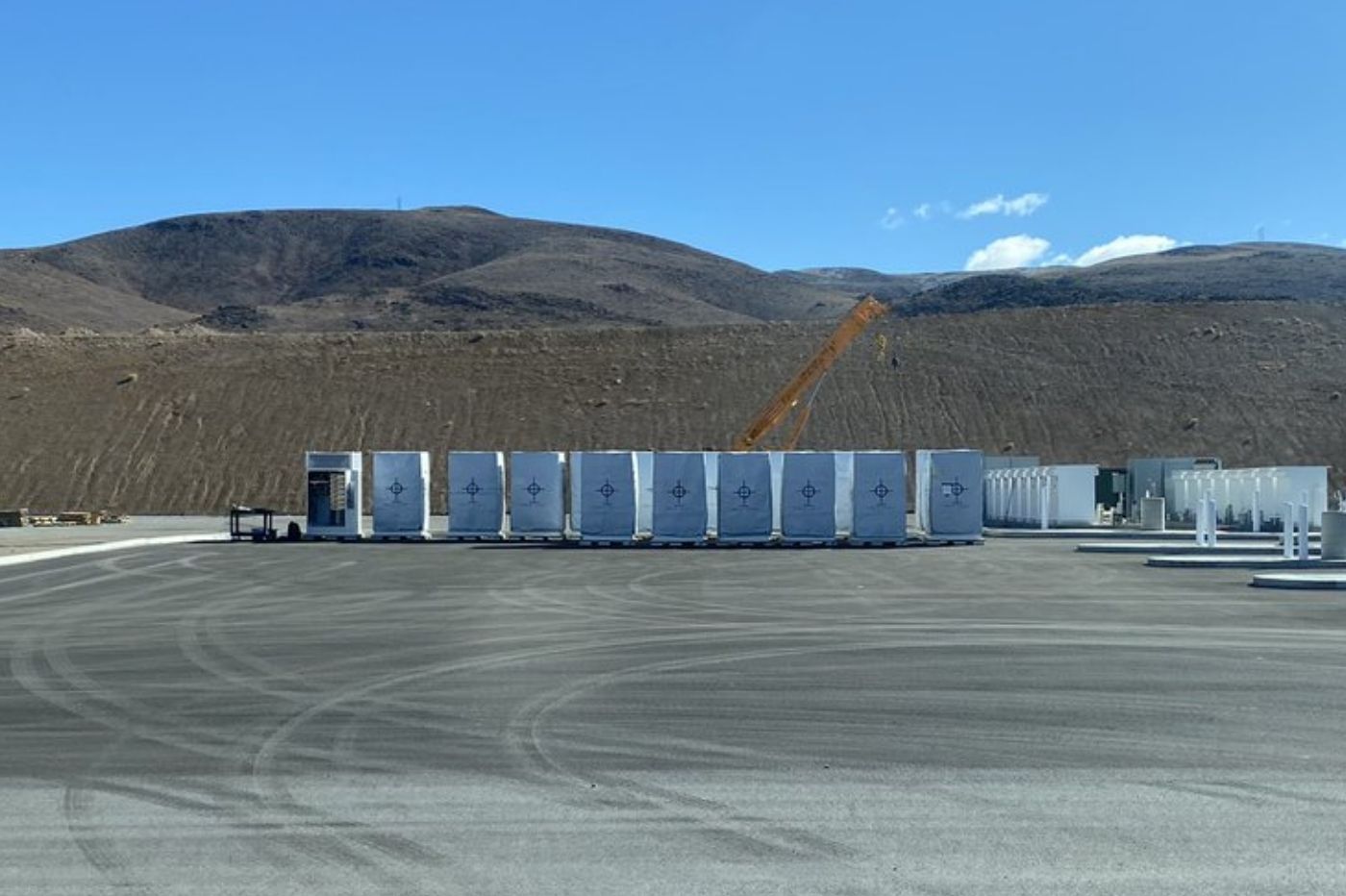 Construction des Megachargers Tesla dans le Nevada