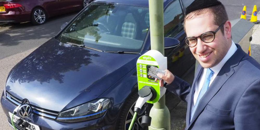 barnet-council-london-laternen-ladestation-charging-station