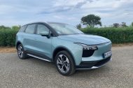 Essai de l'Aiways U5, SUV électrique de couleur bleu