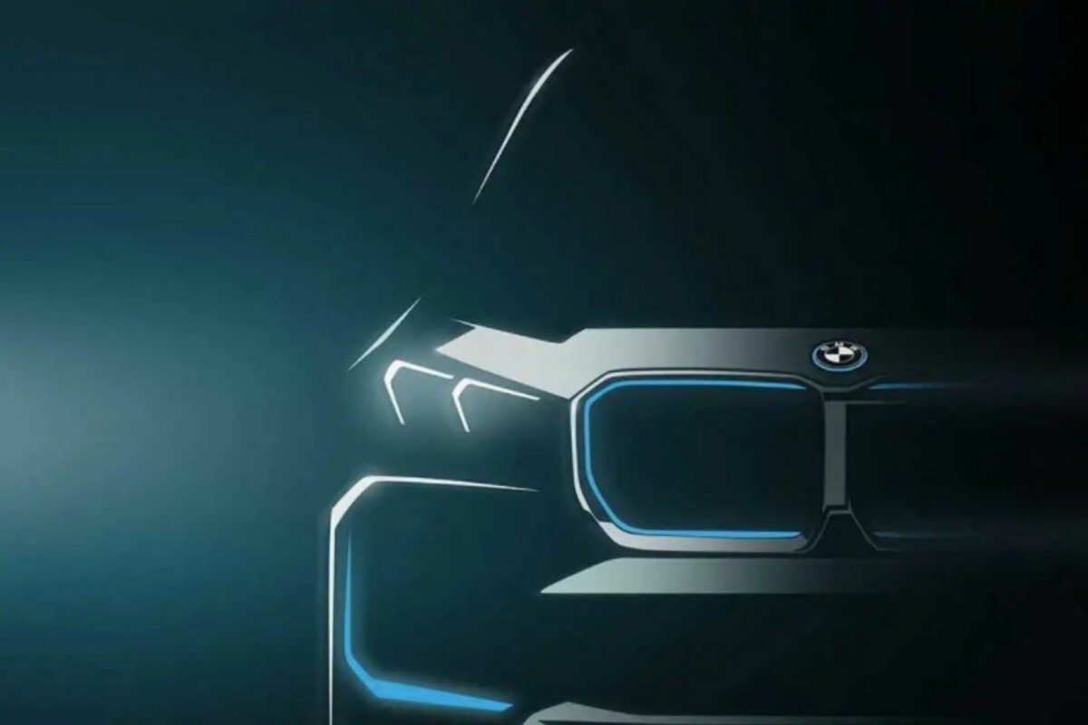 Voici le futur BMW iX1 100 % électrique et son regard agressif