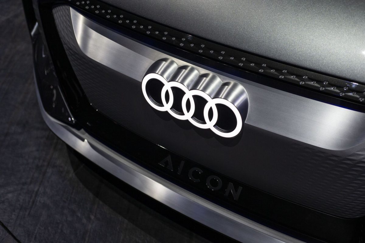 audi-a4-e-tron-concept-2019-logo-1200×800