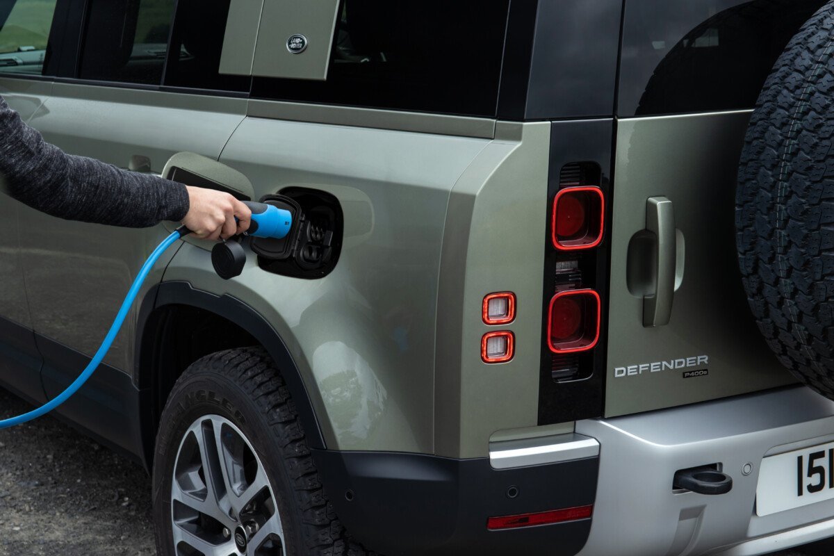 Land Rover Defender PHEV