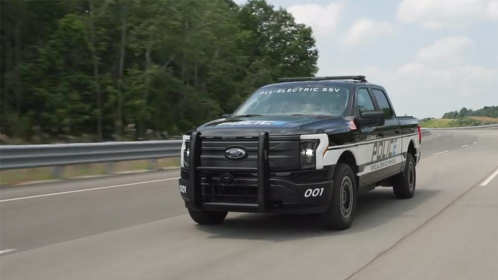 Pickup électrique Ford F-150 Lightning Pro SSV Police