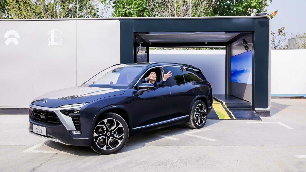 Nio ES8