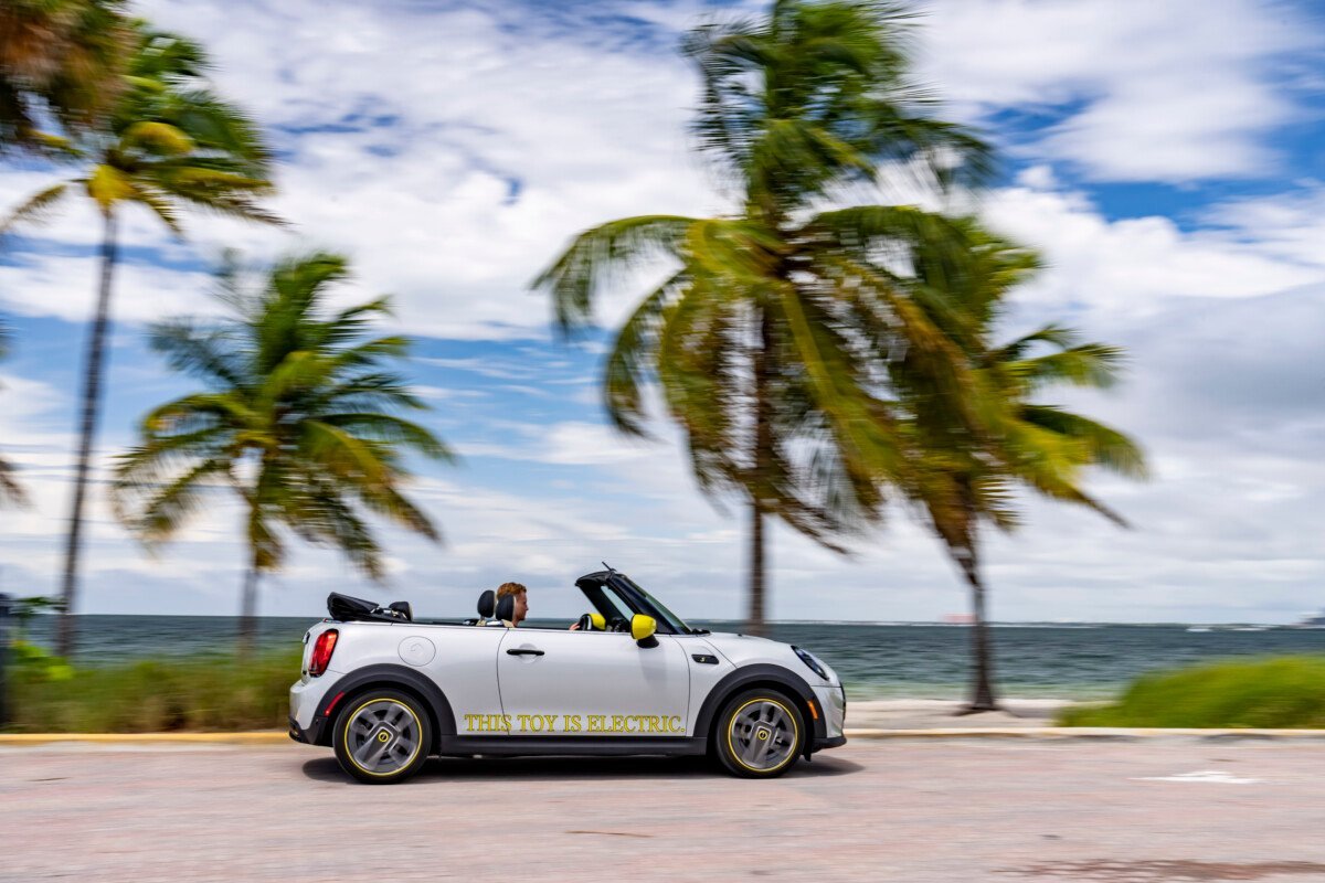 Mini Cooper SE Cabrio-00001