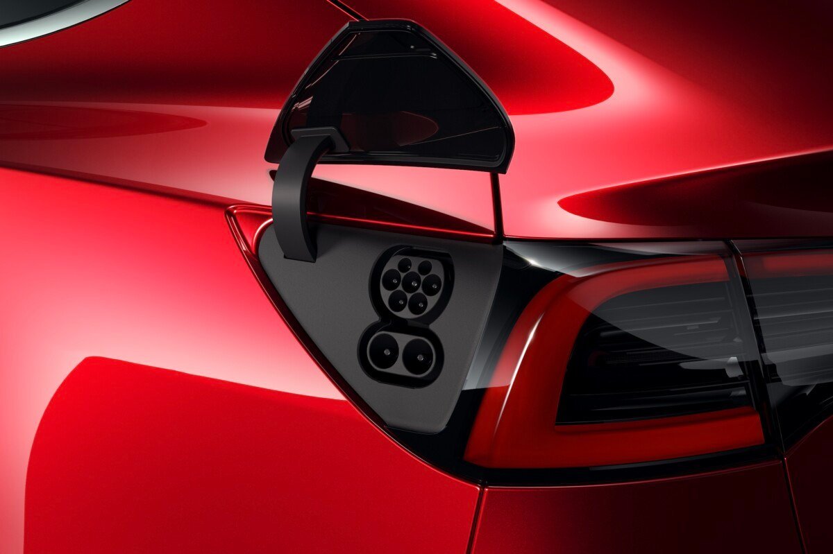 Tesla-Model-3-CCS