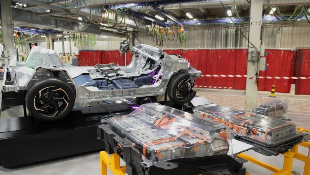 AssemAssemblage des véhicules électriques chez Peugeot blage des véhicules électriques chez Peugeot