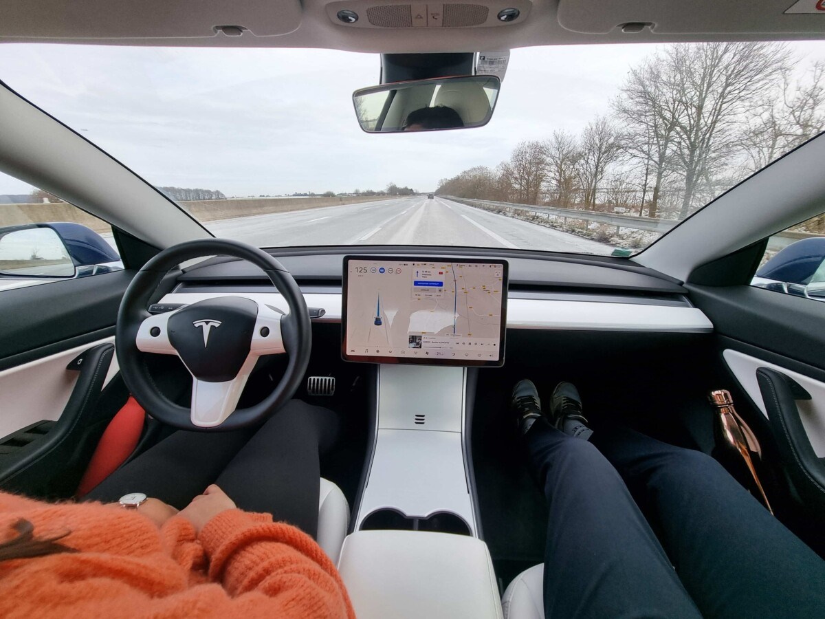 Tesla Model 3 – Autopilot