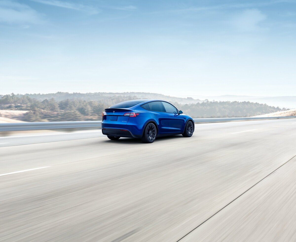 Tesla Model Y – 0x0-ModelY_04