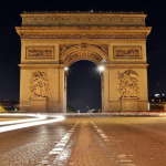 Les Champs-Elysées à Paris (© herryway)