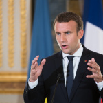 production-made-in-france-batterie-electricite-macron-defend-la-voiture-electrique-comme-meilleure-reponse-ecologique
