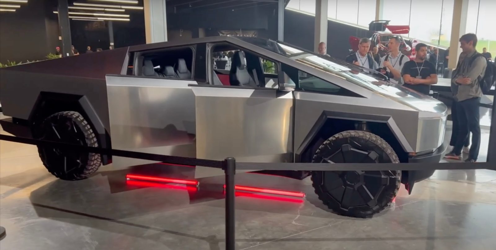 Tesla Cybertruck size revealed? How does it compare to a Ford Raptor