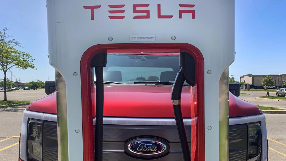 Accord Tesla et Ford pour la recharge des véhicules électriques